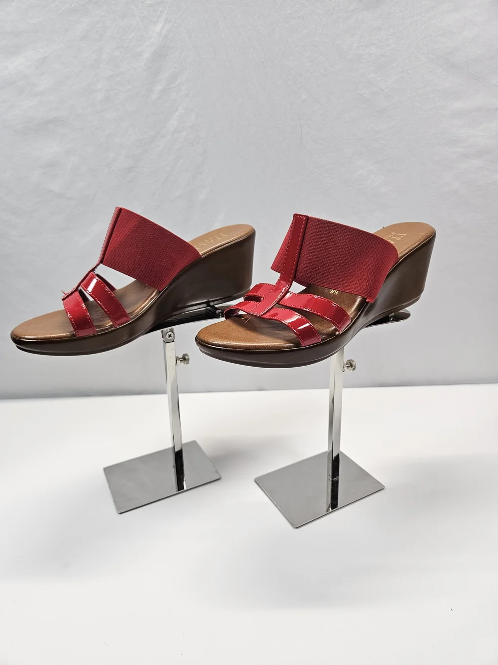 Italian Shoemakers Red Wedge Sandals Patent T-Strap Elastic Slide Open Toe 8.5